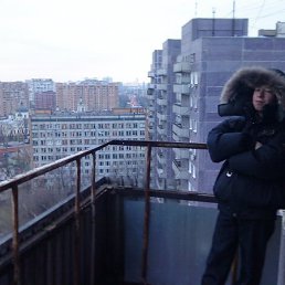 Жандос, Алматы