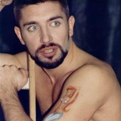 Изи, Москва